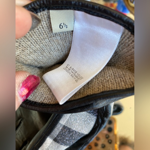 Womens BURBERRY LUREX/Black Leather Lowery Check Gloves/Generous size 6.5-7🔥EUC - Picture 9 of 16